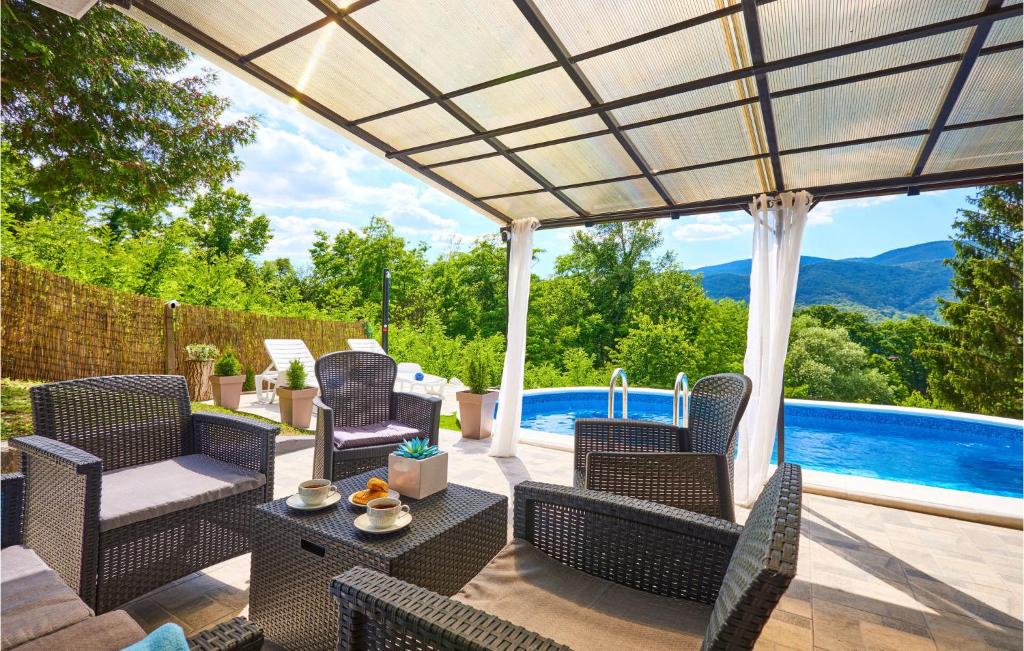Gorgeous Home In Zagreb With Wifi photo 2