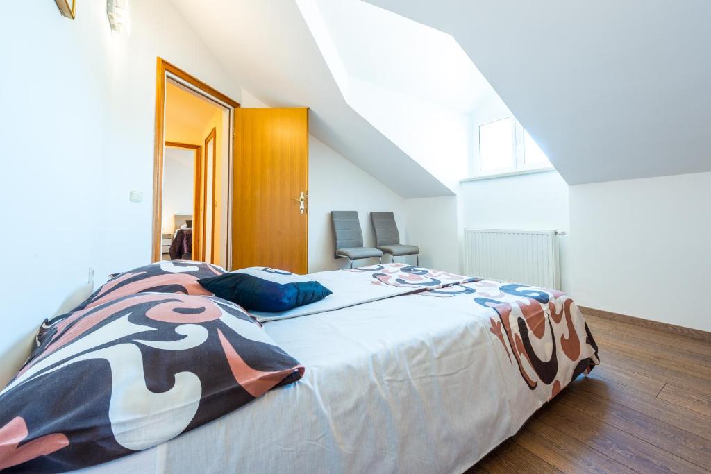 The Hillside Apartment photo 2