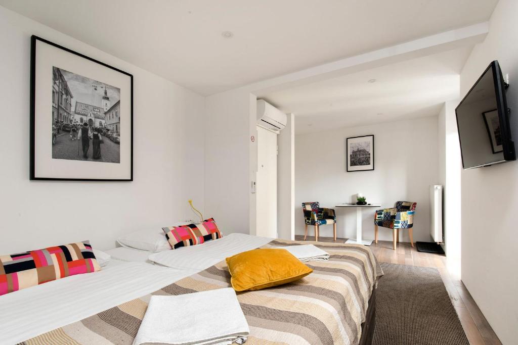 Tia Apartments and Rooms photo 2
