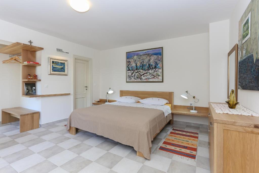 Secret Garden Barada Beach Apartment photo 2