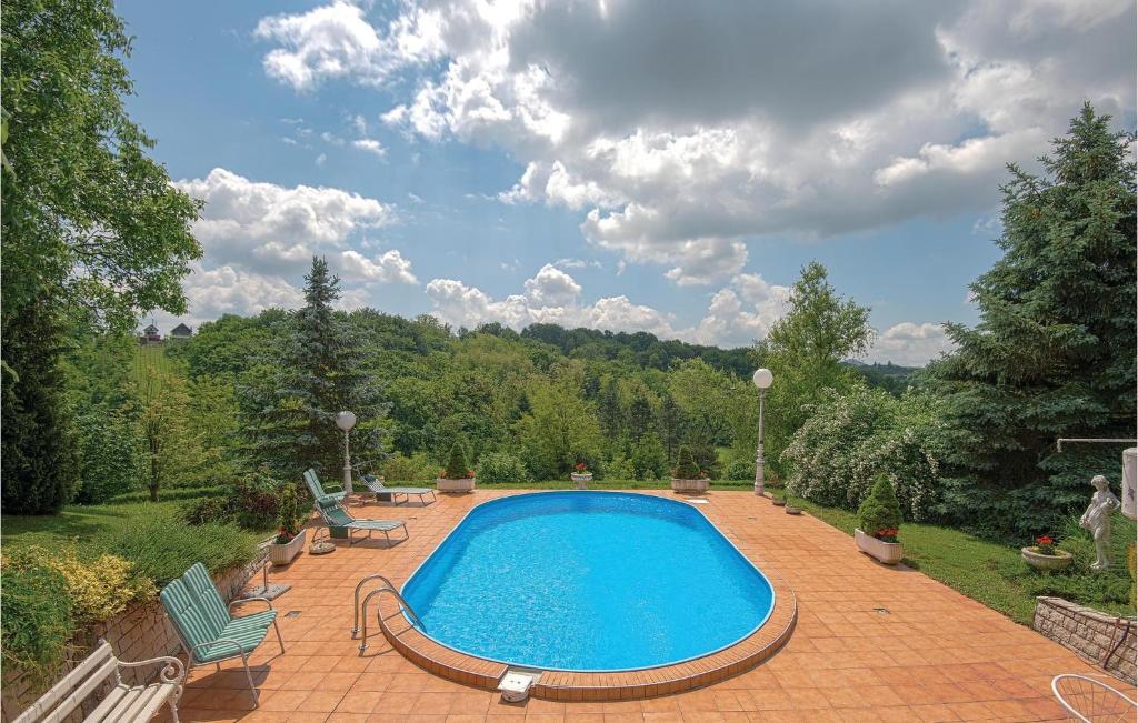 Holiday Home With Pool Near Varaå¾Din photo 2