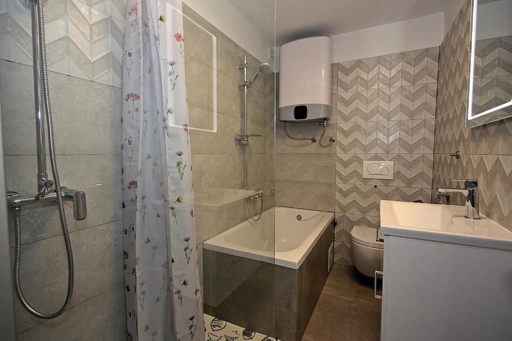 Apartments with WiFi Supetar photo 3