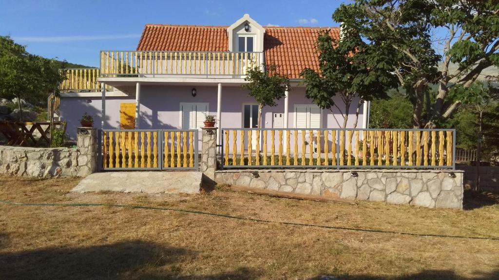 Rooms with a parking space Kijevo — photo 1