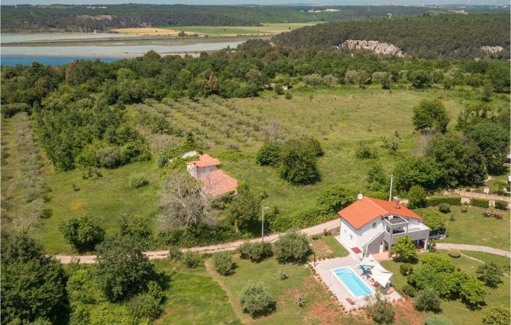 Three-Bedroom Apartment In Porec — photo 1