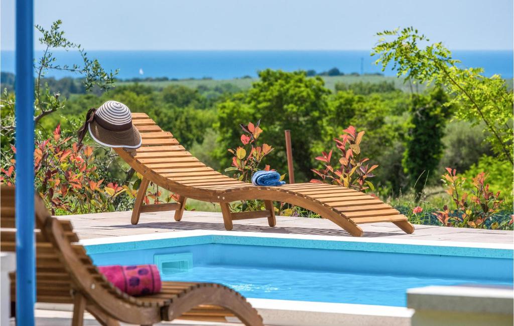Three-Bedroom Apartment In Porec photo 2