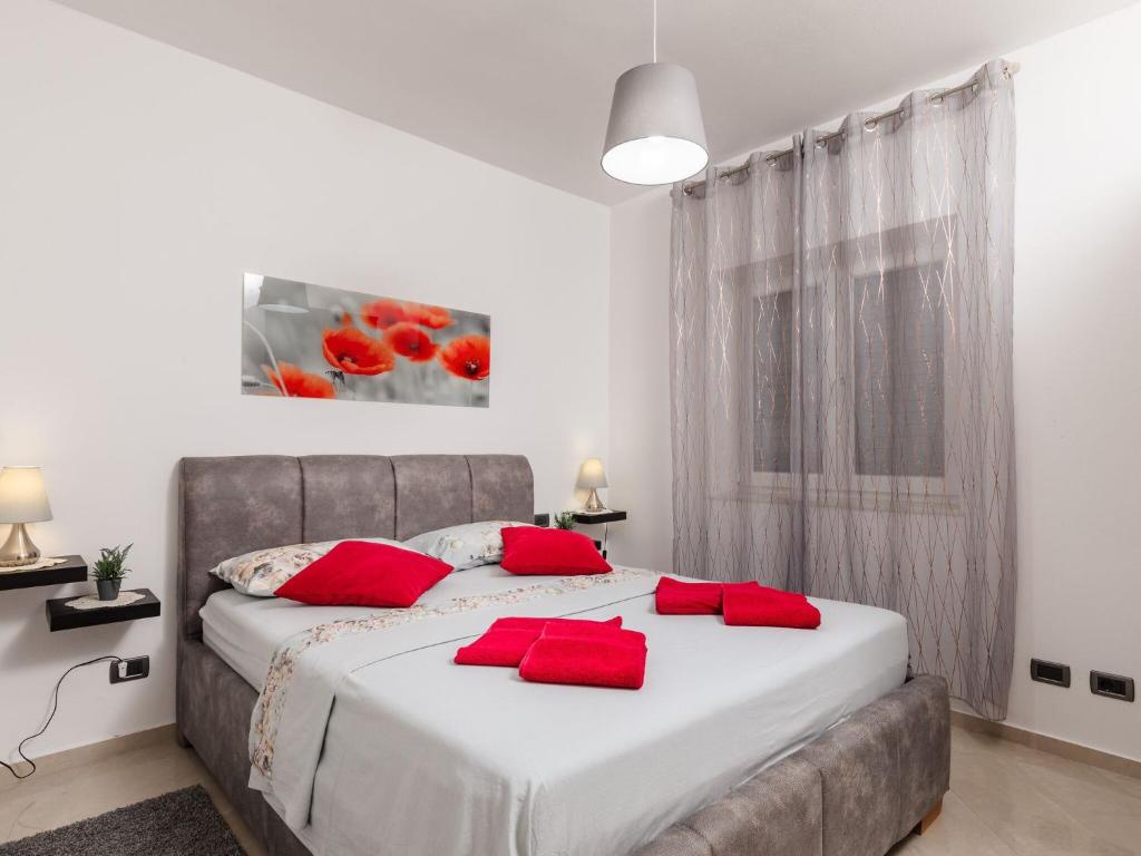One Bedroom apartment with terrace photo 2
