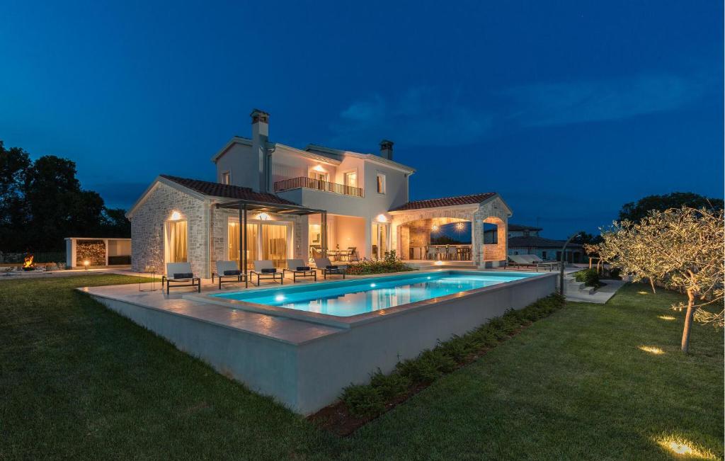 Gorgeous Home In Sveti Lovrec With Wifi — photo 1