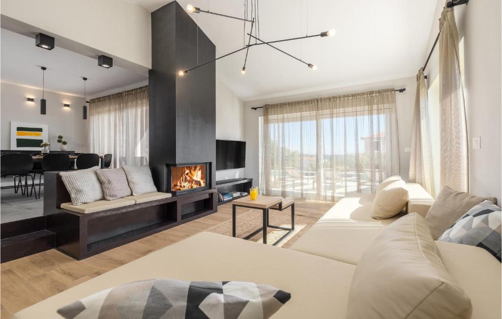 Gorgeous Home In Sveti Lovrec With Wifi photo 3