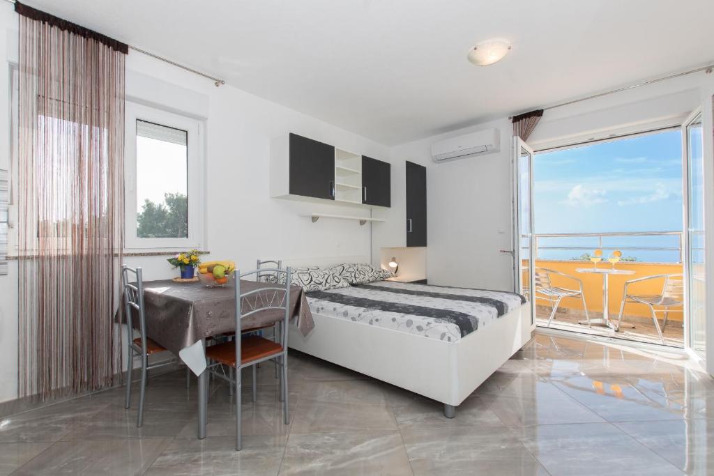 Studio apartments Zloic in Krvavica photo 3