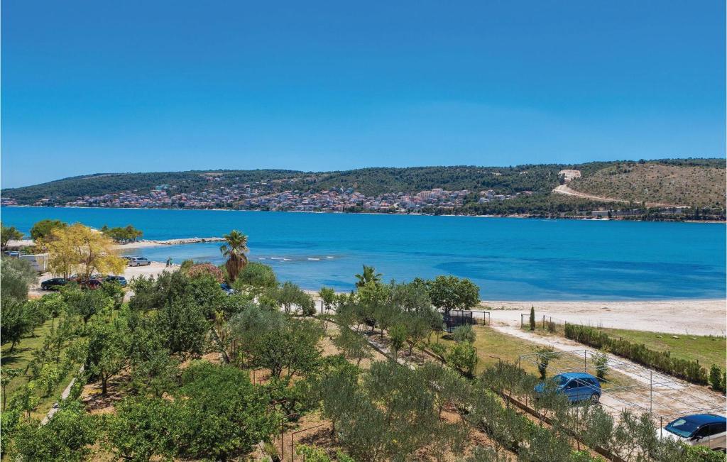 Three-Bedroom Apartment In Trogir — photo 1