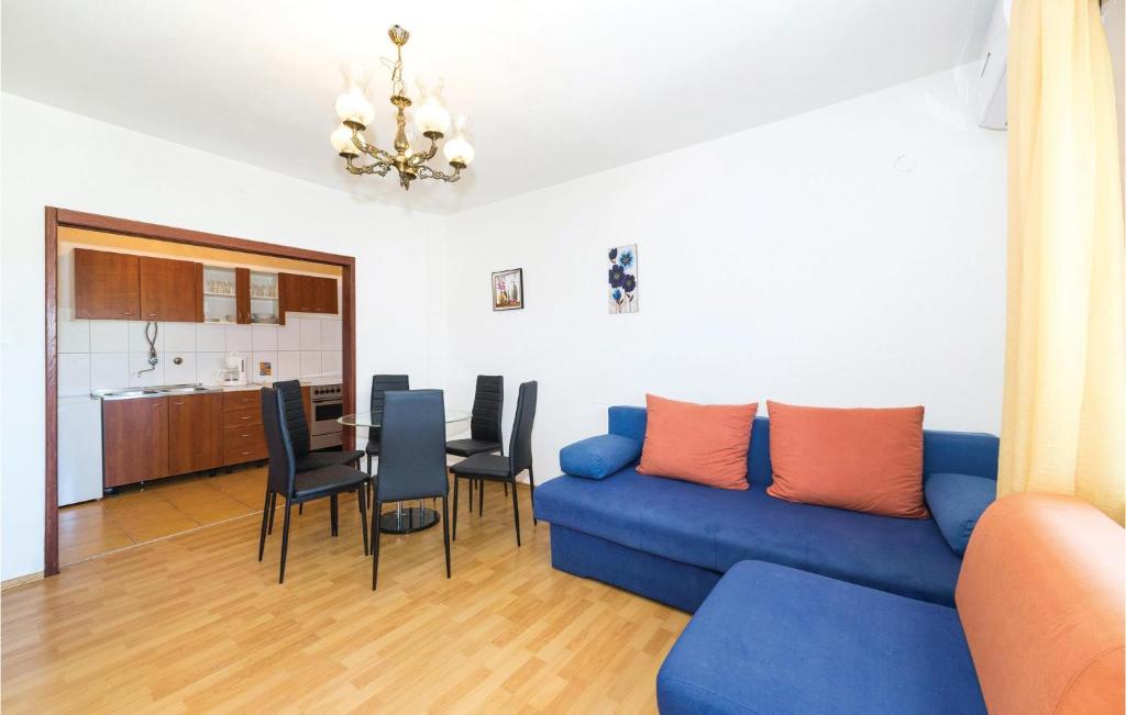 Three-Bedroom Apartment In Trogir photo 2
