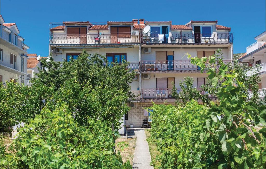 Three-Bedroom Apartment In Trogir photo 3