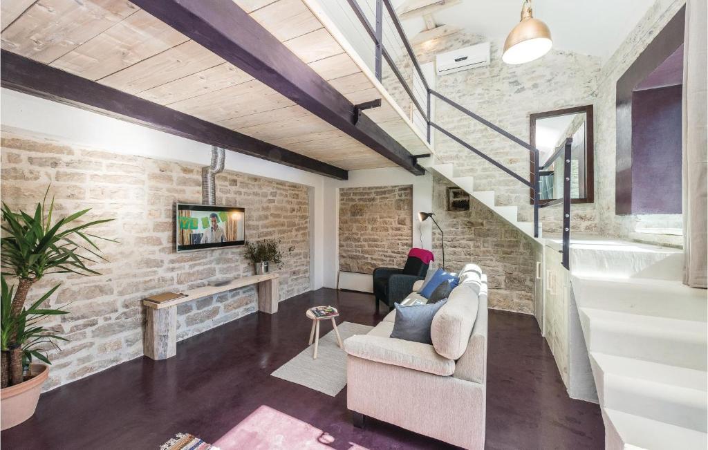 Two-Bedroom Holiday Home In Pridraga photo 3