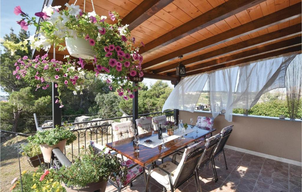Lovely Home In Split With Jacuzzi photo 2