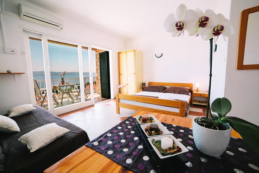 Studio Apartment in Duce with Sea View photo 2