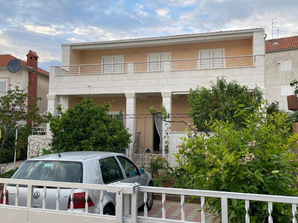 Seafront apt with terrace 4 bedrooms and mooring photo 2