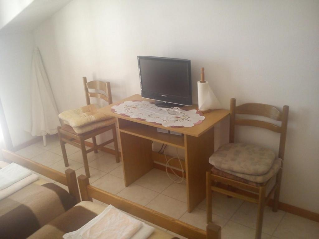 Studio apartment in Hvar town with sea views photo 3