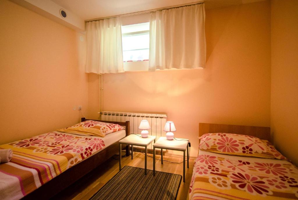Apartment & Rooms Miboti photo 2