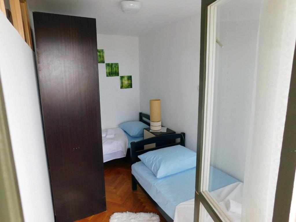 Apartments with WiFi Split - 13305 photo 2