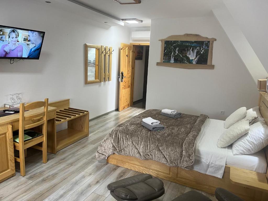 Rustic Inn River photo 2