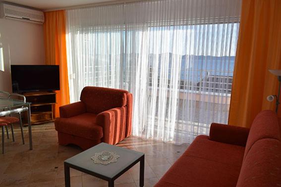 Seaside Serenity Awaits at Apartmani Marija photo 2