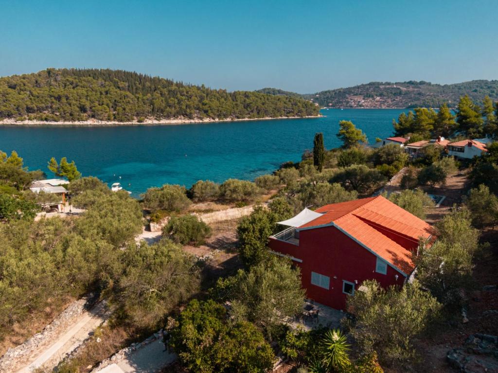 Robinson house in Vela Luka with sea view — photo 1