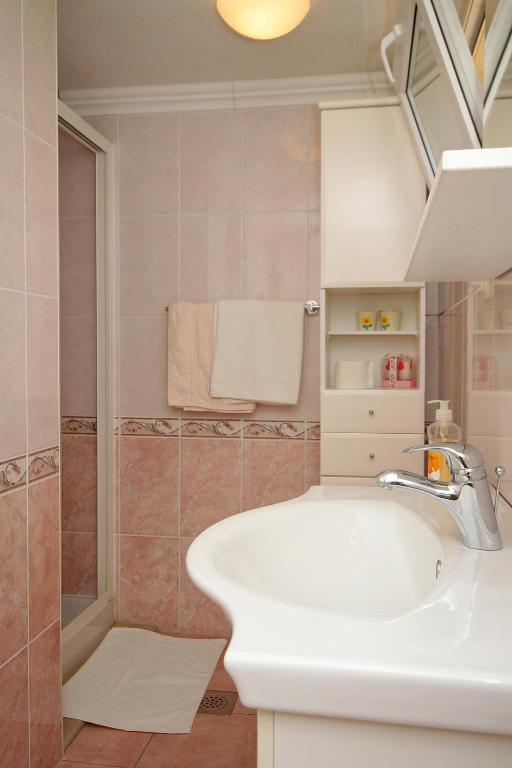 Seaside apartments with a swimming pool Lumbarda photo 3