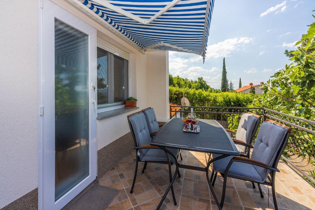 Traumhaftes Apartment nur 150 Meter zum Strand mit Meerblick — photo 1
