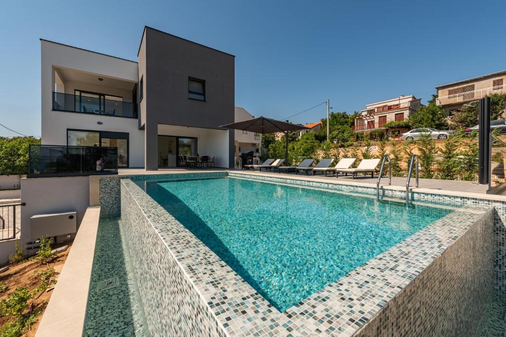 Seaview Villa A`More with heated pool — photo 1
