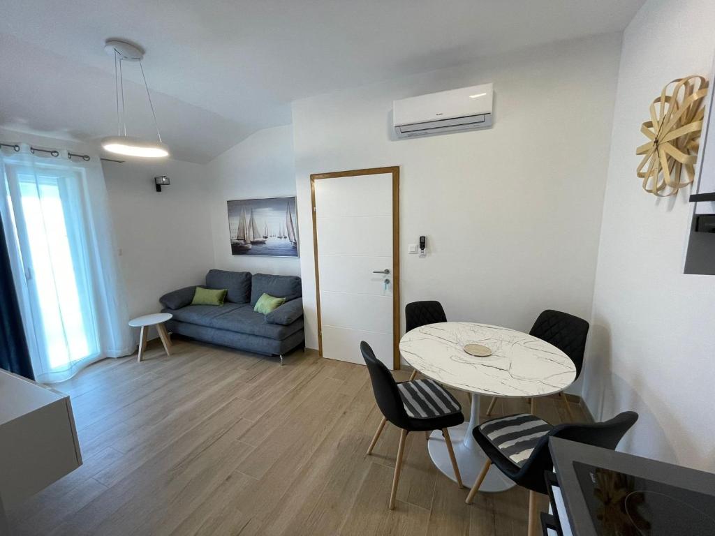 Apartments by the sea Promajna photo 3
