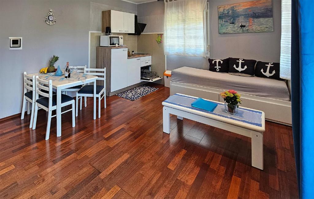Nice Apartment In Rovinj With Wifi photo 2