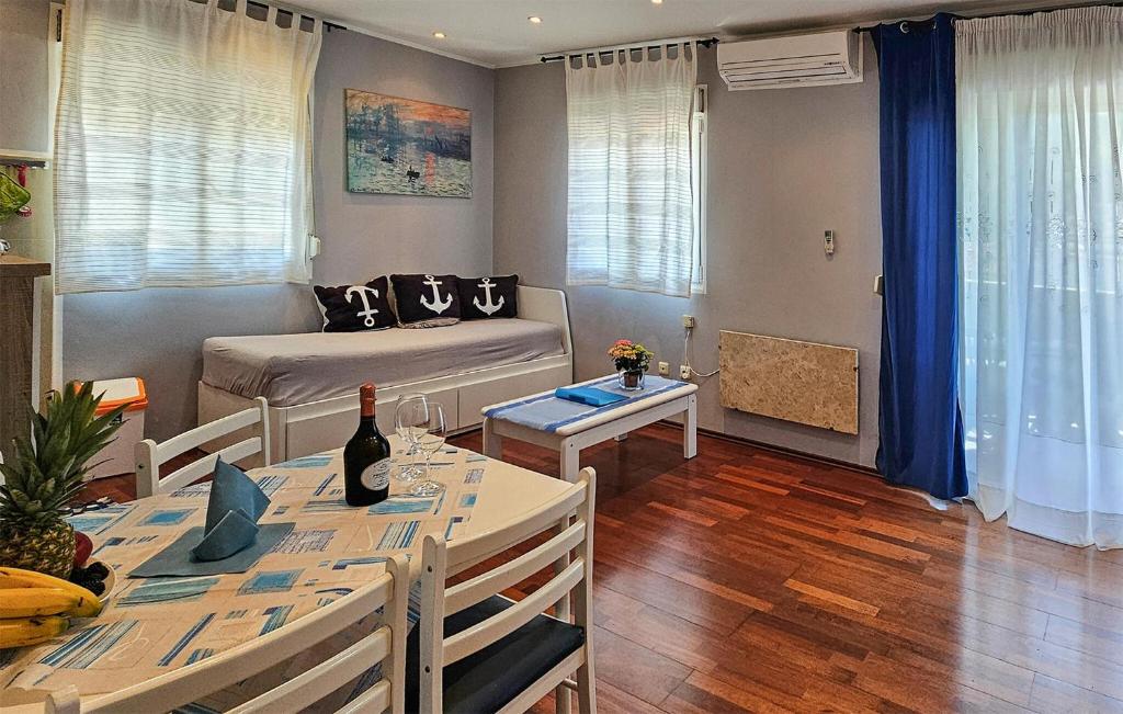 Nice Apartment In Rovinj With Wifi photo 3