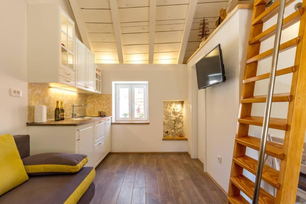 Romantic Apartment in Center photo 3