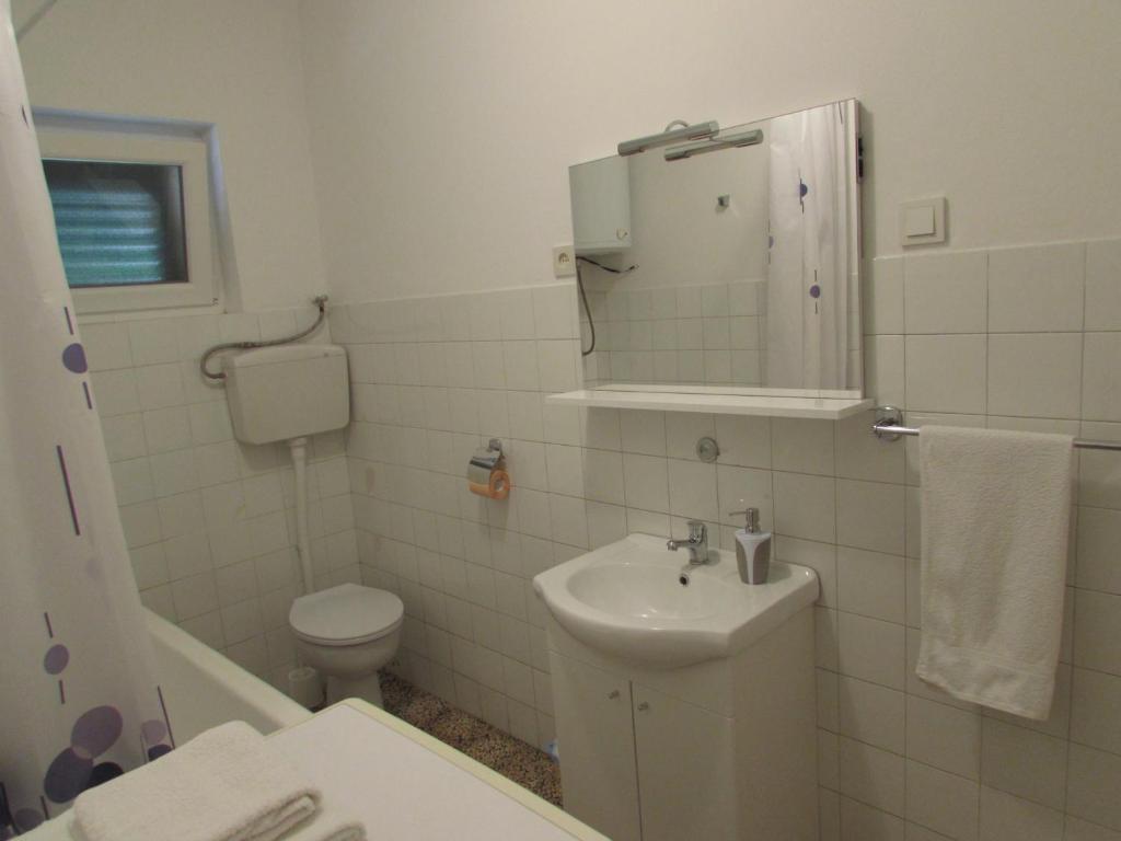 Rooms with a parking space Sibenik - 13739 photo 3