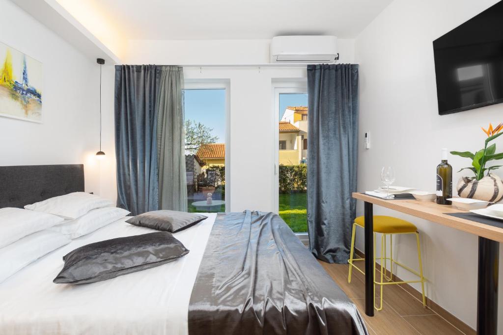 STUDIO APARTMAN LILLY with Private Parking and Private garden-Quiet Oasis photo 2