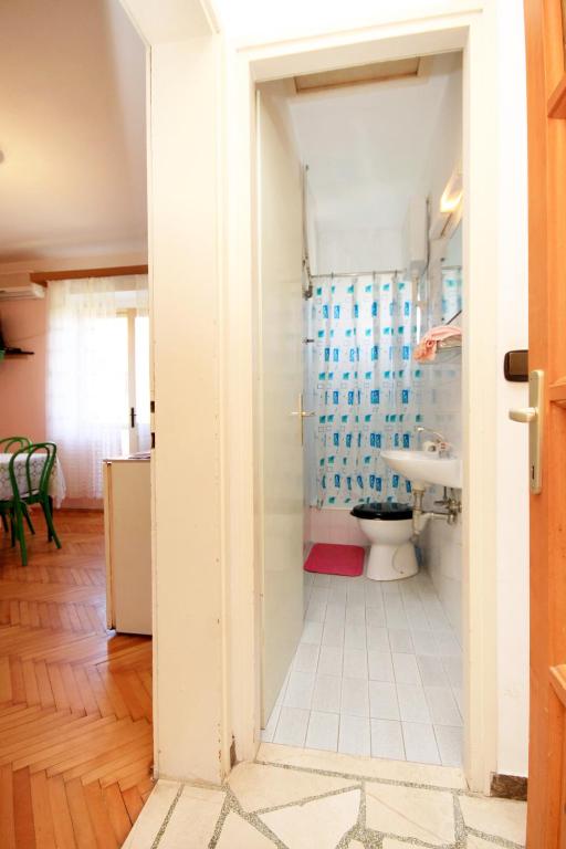 Apartments and rooms by the sea Jelsa photo 3