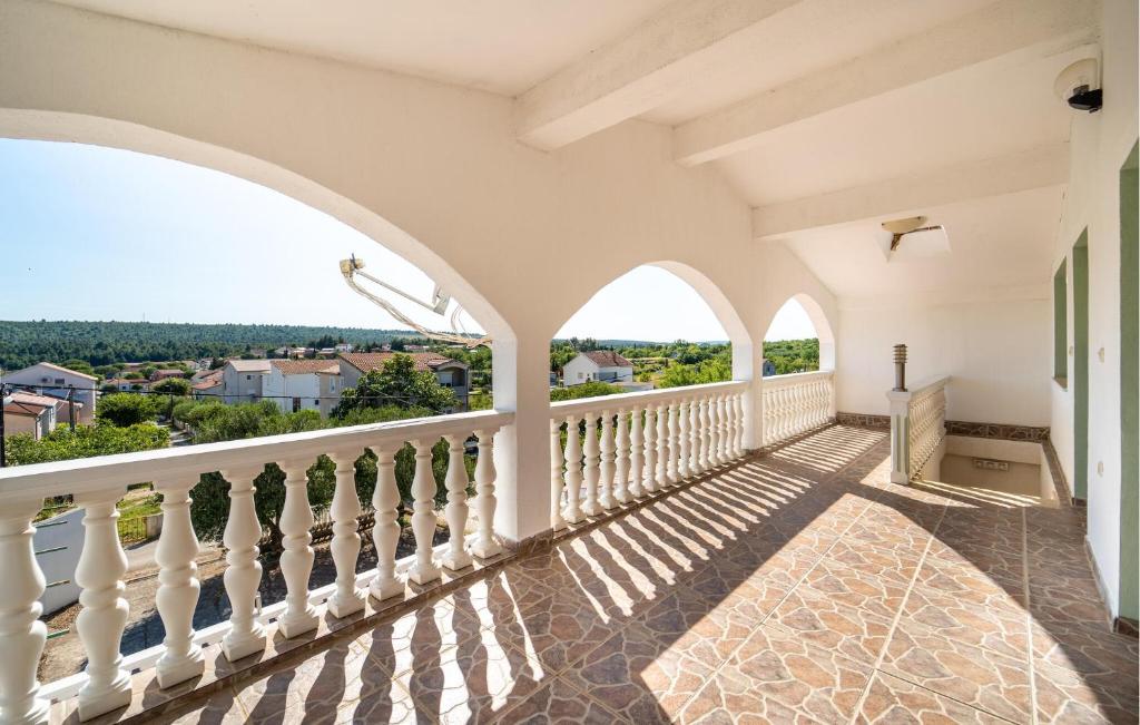 Gorgeous Apartment In Krusevo With Wifi photo 3