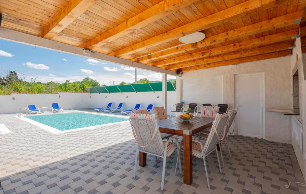 Pet Friendly Home In Pozla Gora With Private Swimming Pool — photo 1