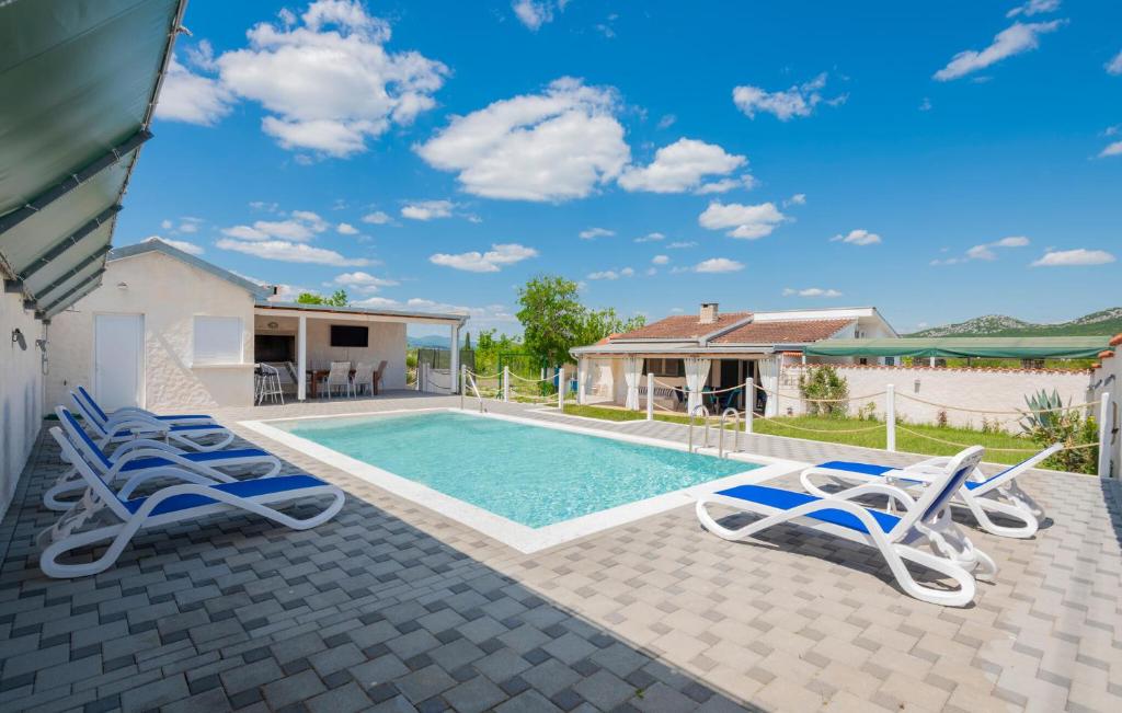Pet Friendly Home In Pozla Gora With Private Swimming Pool photo 2