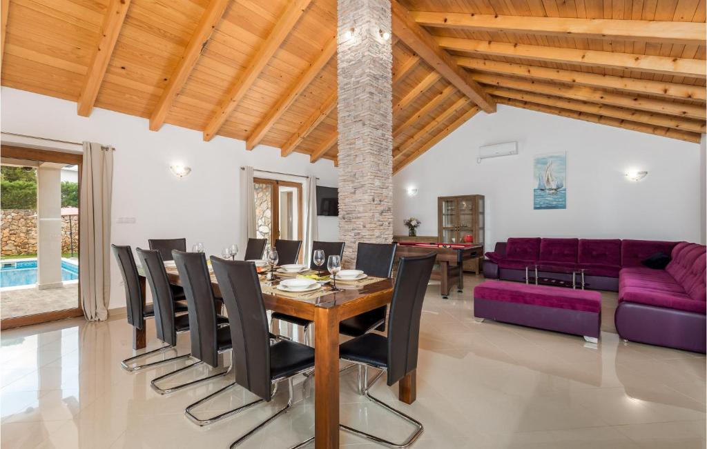 4 Bedroom Nice Home In Gostinjac photo 3