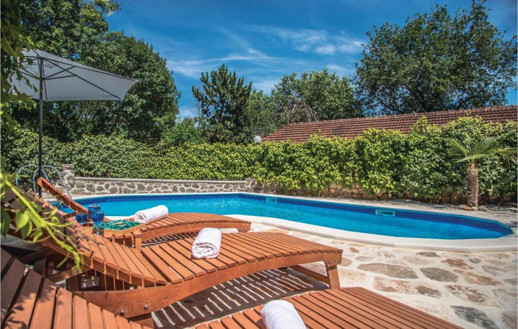 Three-Bedroom Holiday Home In Imotski photo 2