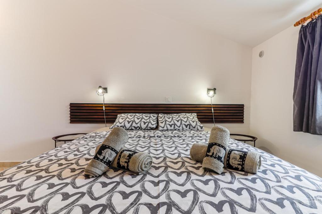 Sunshine Apartments Funtana with balcony and sea view photo 2
