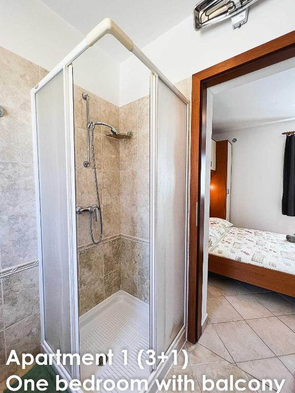 Sunshine Apartments Funtana with balcony and sea view photo 3