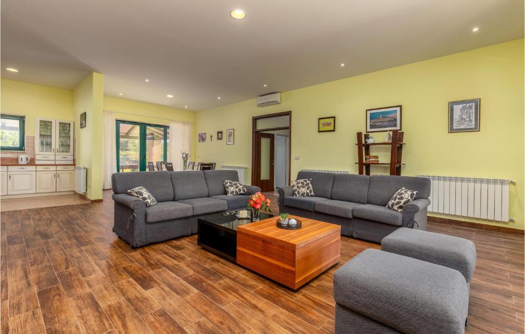 Lovely Home In Rovinj With Wifi photo 3