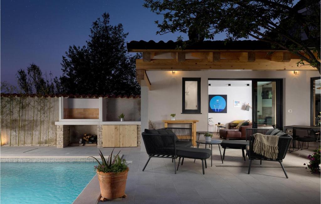 Stunning Home In Medulin With Wifi — photo 1