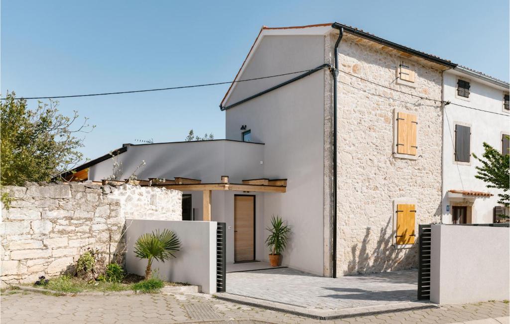 Stunning Home In Medulin With Wifi photo 2