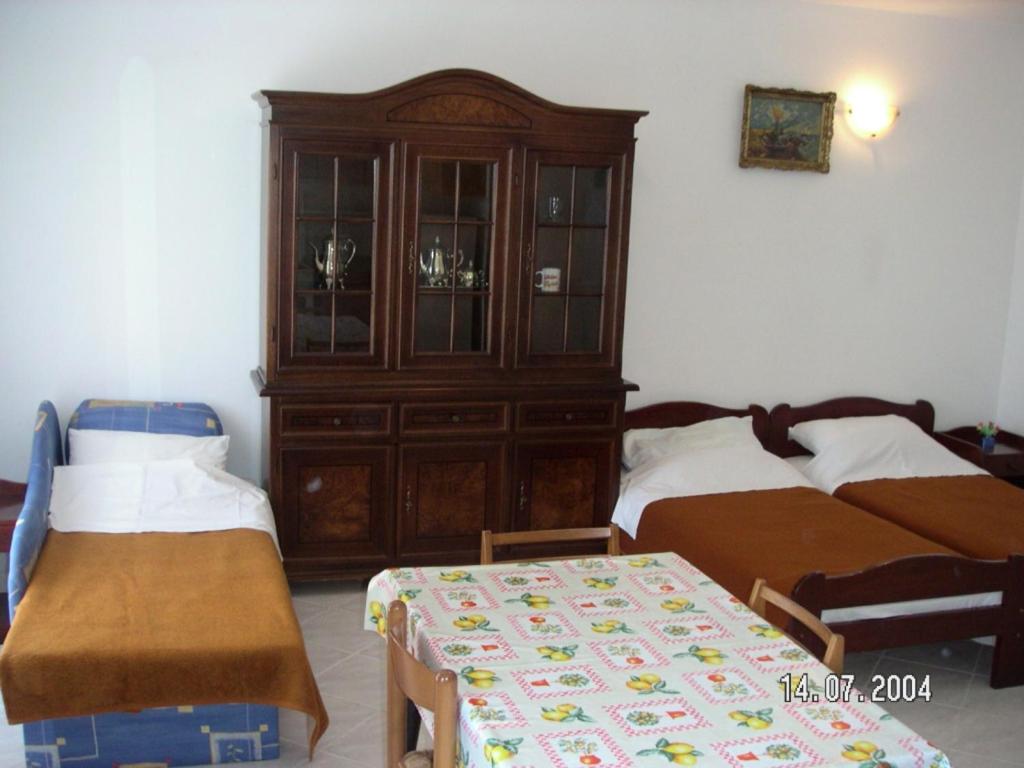 Studio apartment in Lokva Rogoznica with sea view photo 2