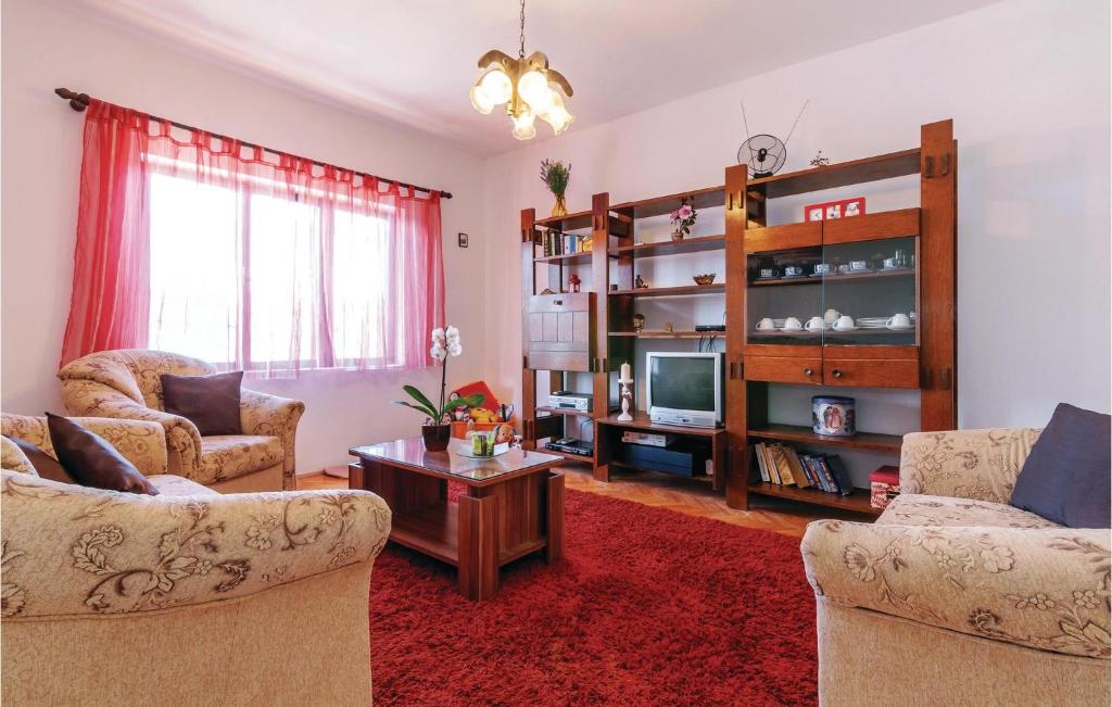 3 Bedroom Stunning Home In Modric photo 3