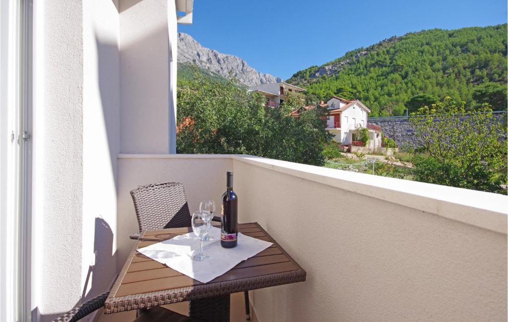 Three-Bedroom Holiday Home In Drvenik photo 2