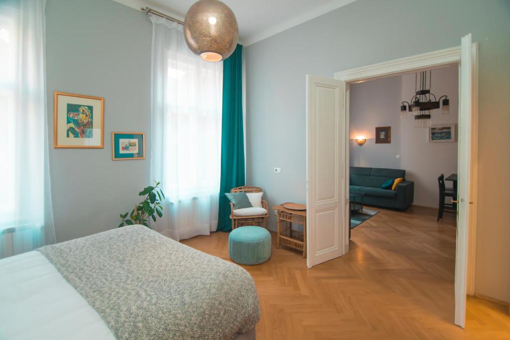 Stross Apartments photo 2